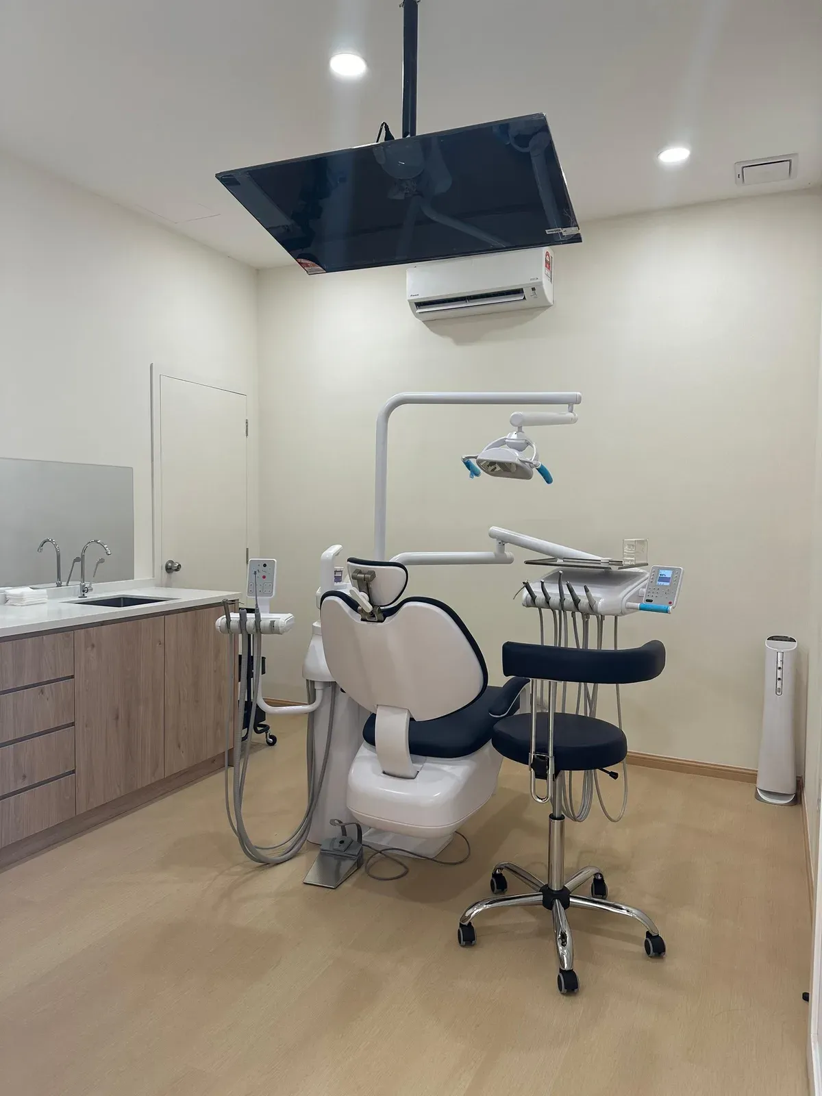 Treatment room at Heal Dental Clinic Bukit Jalil
